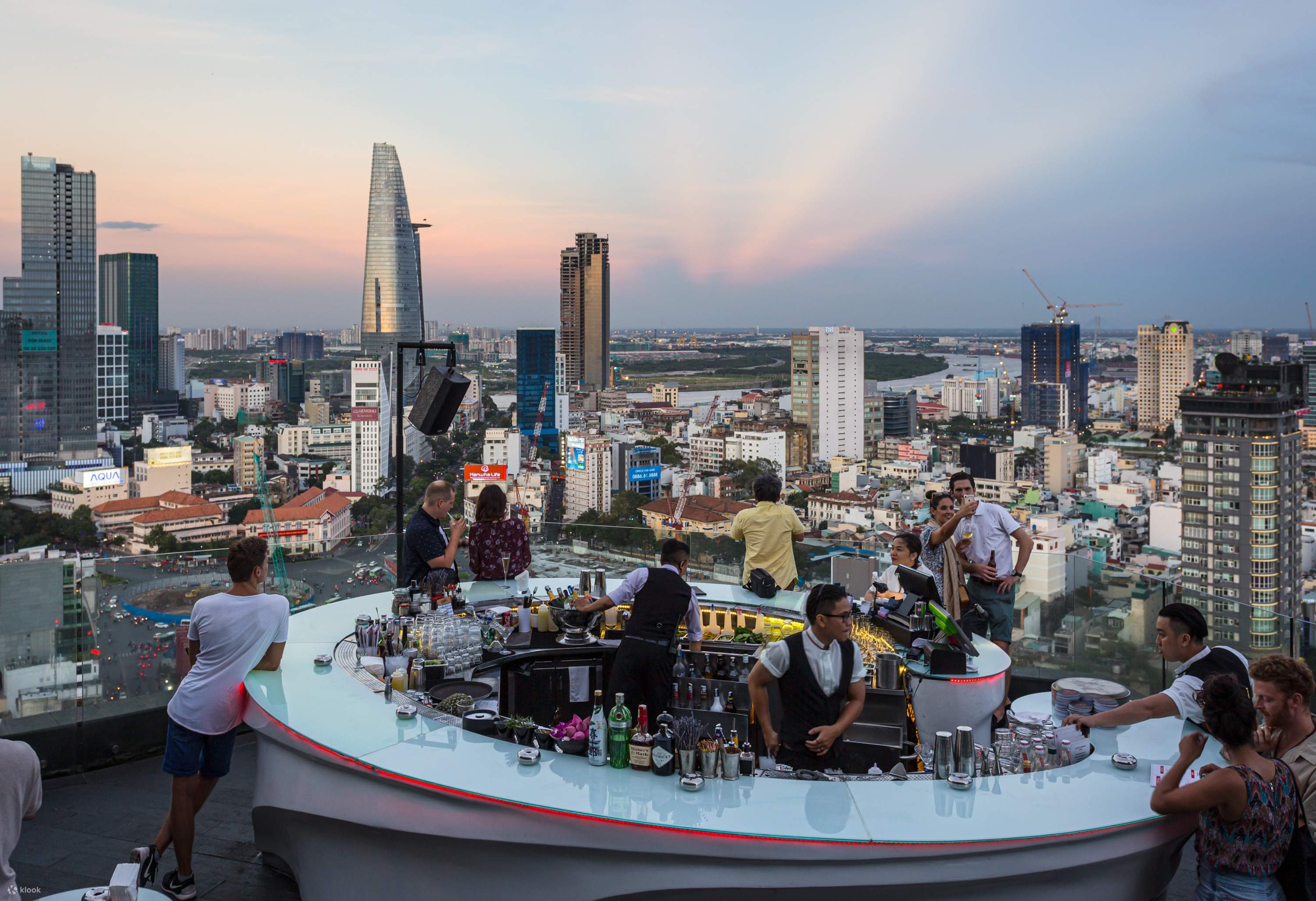 Saigon Street Eats Evening Tour - Klook