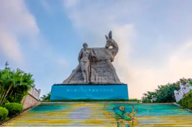 鹿回头风景区