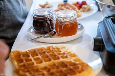 Essen Sie so viele Waffeln, wie Sie möchten.