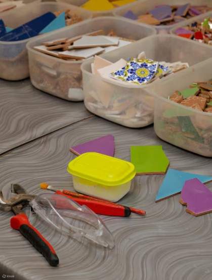 Trencadis Mosaic Class in Barcelona