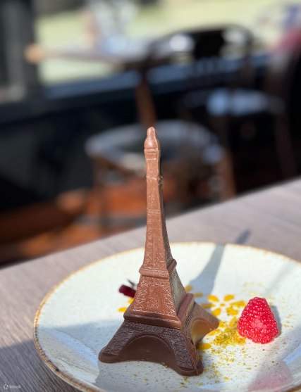 Pelayaran Sungai Seine dengan Makan Siang atau Makan Malam ala Paris