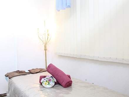 Ausschließlich für Frauen, nur mit Terminvereinbarung. Genießen Sie Ihre Schönheitsanwendungen in einer ruhigen und komfortablen Privatsphäre.		