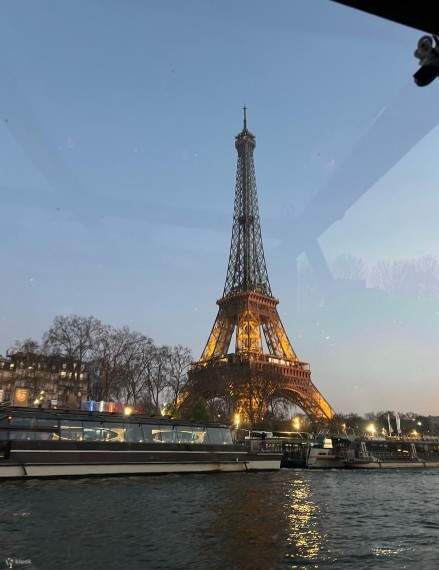 Pelayaran Sungai Seine dengan Makan Siang atau Makan Malam ala Paris