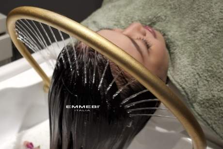 Emmebi Italia ヘッドスパ クアラルンプールでヘア体験