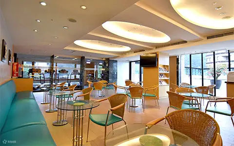 Spring City Resort lounge