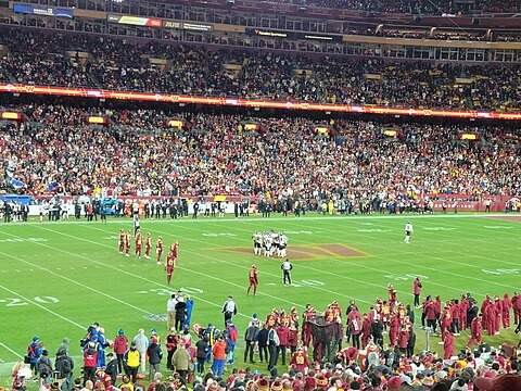 Pertandingan Sepak Bola Washington Commanders di Northwest Stadium