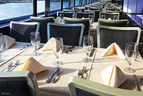 ล่องเรือดินเนอร์ในฟิลาเดลเฟีย