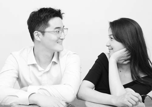 With more than 15 branches all over Korea, you can enjoy taking selfies at a branch you want and whenever you want!