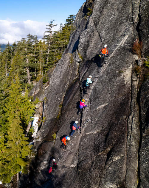 ทัวร์สควอมิชผ่านเส้นทางเวียเฟอร์ราตา