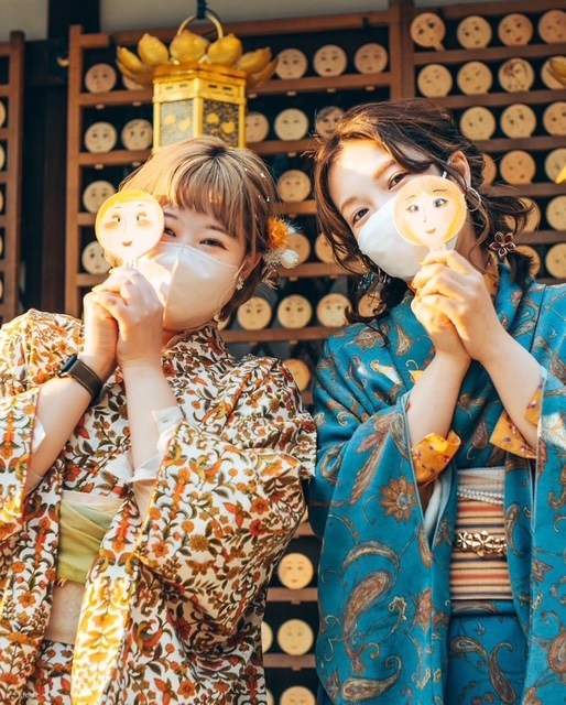 Staf dari Jepang akan menyambut Anda secara pribadi dan para profesional berpengalaman akan memberikan saran berpakaian yang sepenuhnya disesuaikan berdasarkan kepribadian dan preferensi Anda. Mulai dari gaya tradisional hingga kombinasi kreatif modern, k