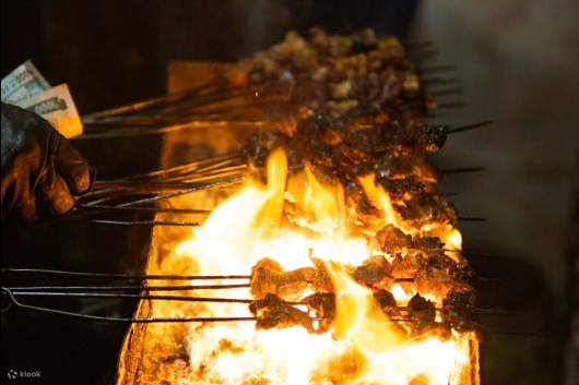 Explore hidden local eateries - Eat the Nepali way - Klook