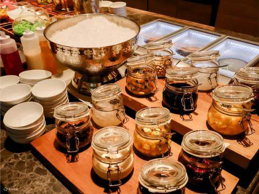 Buffet au Chon Som All Day Dining, Courtyard by Marriott Suvarnabhumi Airport