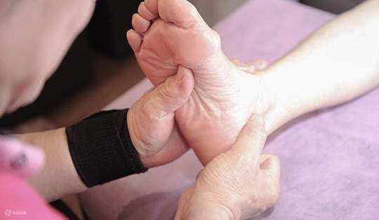 นวดเท้า