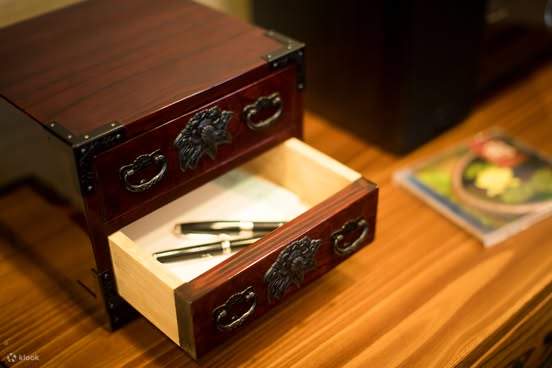 Eredi della cultura samurai, crea la tua personale cassettiera Sendai e vassoio giapponese in un laboratorio artigiano