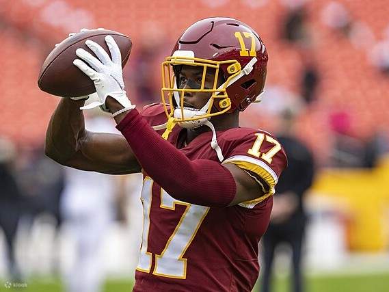 Pertandingan Sepak Bola Washington Commanders di Northwest Stadium