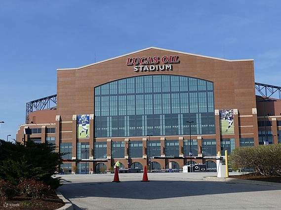 เกมอเมริกันฟุตบอล อินเดียนาโพลิส โคลท์ส (Indianapolis Colts Football Game) ที่สนามกีฬาลูคัส ออยล์ (Lucas Oil Stadium)