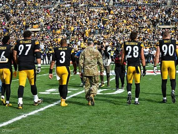 Match de football des Steelers de Pittsburgh au Acrisure Stadium