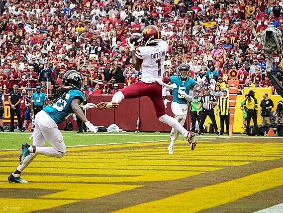 Partido de fútbol de los Washington Commanders en el Northwest Stadium