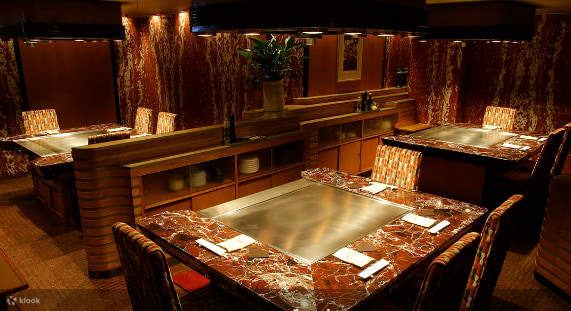 Roppongi Mon Cher Ton Ton Teppanyaki - Roppongi, Tokyo