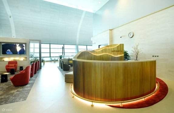 Dubai International Airport Lounge Service by Marhaba Lounge 