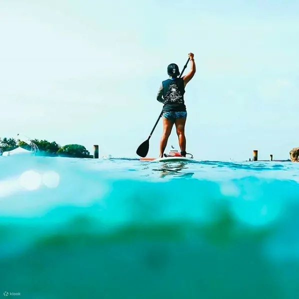 Ola Beach Club 的皮划艇、立桨冲浪、香蕉船和甜甜圈