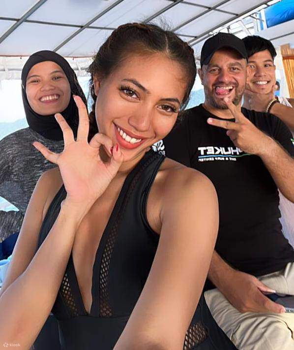 Tận hưởng một ngày thú vị với bạn bè