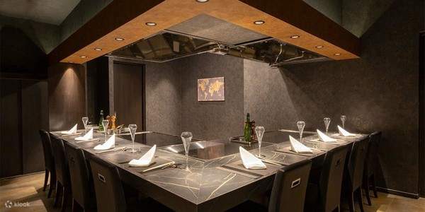 Shibuya Kuroge Wagyu Tetsuban Yaki Rin Tokyo