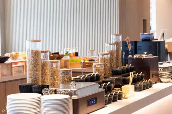 酒店餐厅内部环境展示图