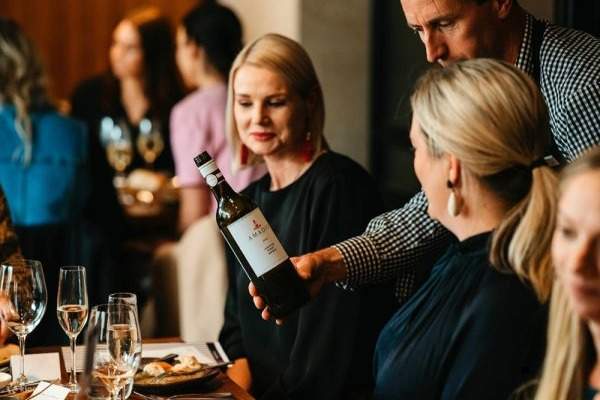 Experiencia Taste & Graze Cellar Door