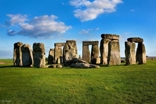 England In One Day - Stonehenge, Bath, Stratford & The Cotswolds Day ...