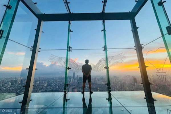 Vista del atardecer en Lotte Sky