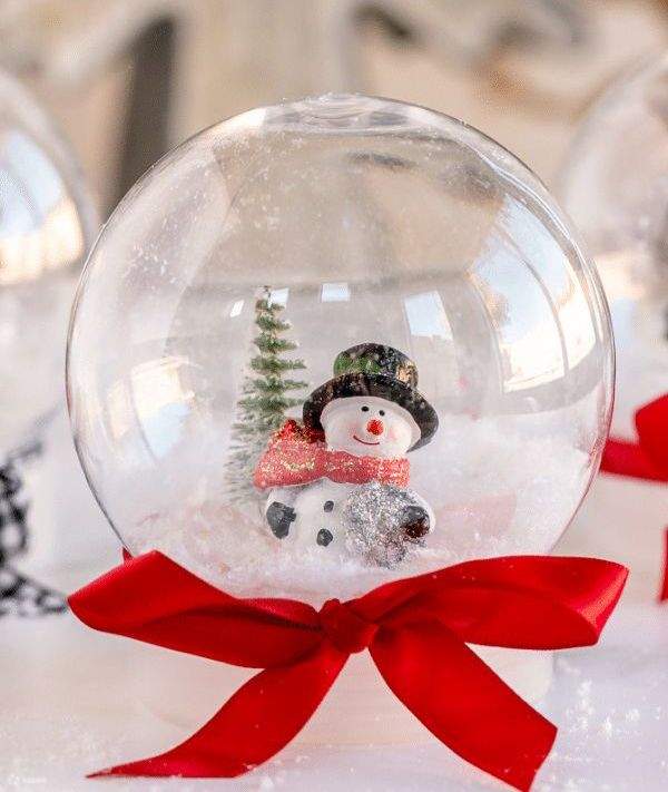 Atelier d'art de Noël de l'espace pour enfants