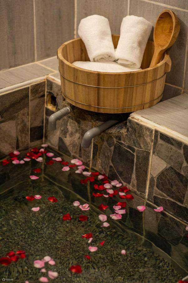 Jiaoxi American Hot Spring Hotel