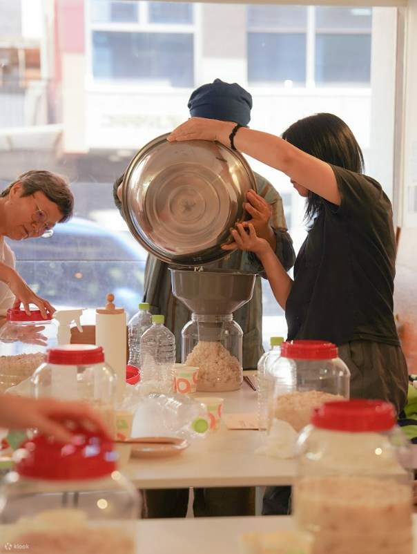 Brew traditional Korean liquor and enjoy tasting it with local food.