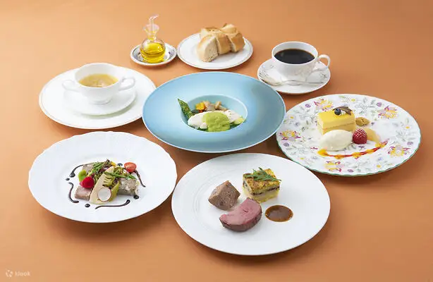 享受精致的法国和意大利美食