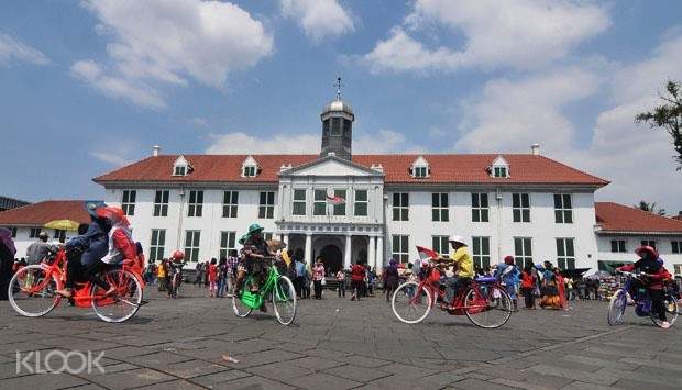 Jakarta Walking Tour Jakarta Walking Tour
