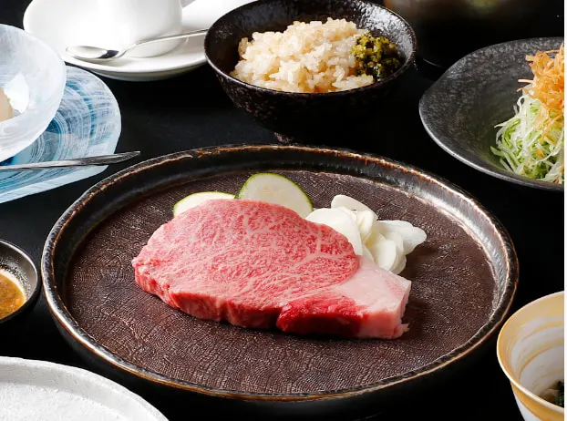 日比谷モンシェルトントン (HIBIYA Mon Cher Ton Ton) 铁板烧 - 东京日比谷