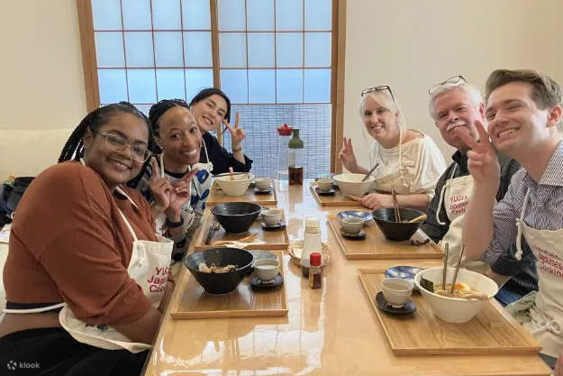 地元の人みたいにラーメンと餃子を作ろう