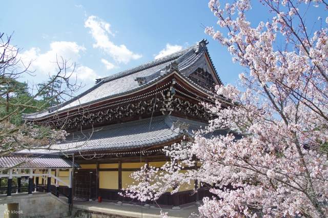 京都くろちく　麻タペストリー　❝宝尽くしとお雛様❞ Kyoto Cherry Blossom Walking Half/One Day Tour - Klook India