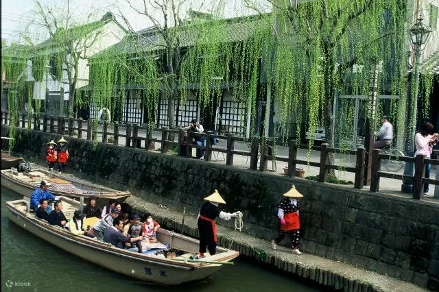 乘船游览