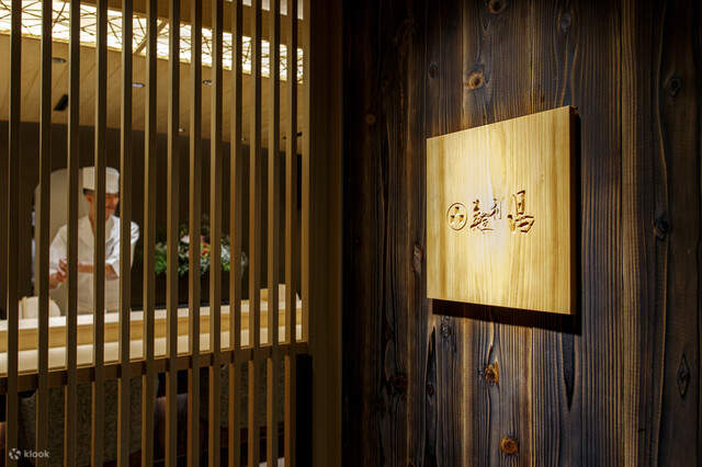 특별한 시간을 즐기실 수 있도록 저희 매장은 완전 예약제로 운영됩니다.