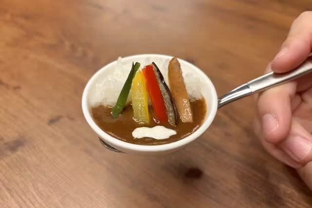 스몰 월드 도쿄 티켓 