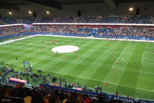 パリサンジェルマン スタジアムホーム パリ・サンジェルマンのスタジアム内に泊まれる、競技場唯一の