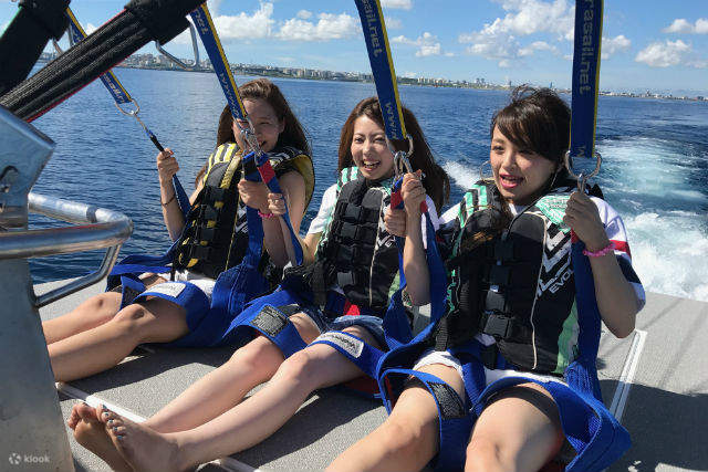 Ginowan - Parasailing & Olahraga Air (Okinawa)