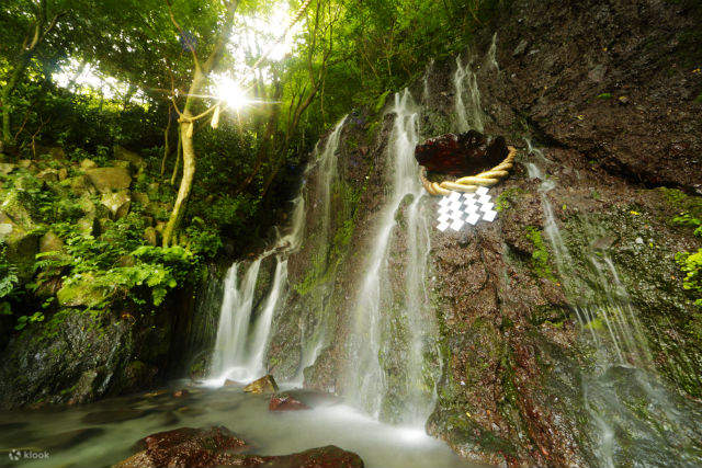 瀑布与结缘神社