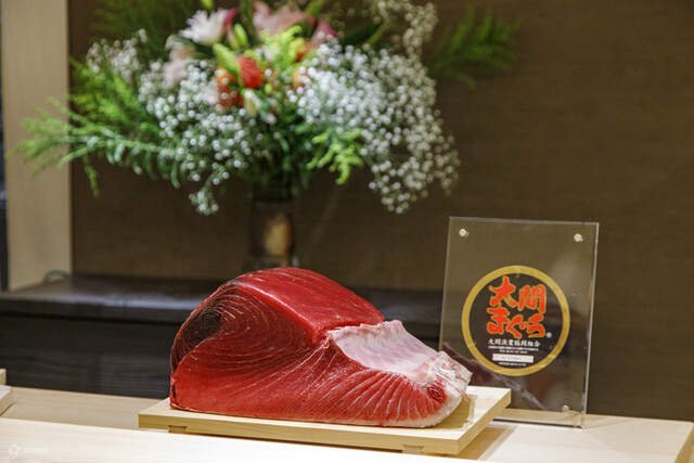 참치는 아오모리현 오마산 참다랑어를 사용