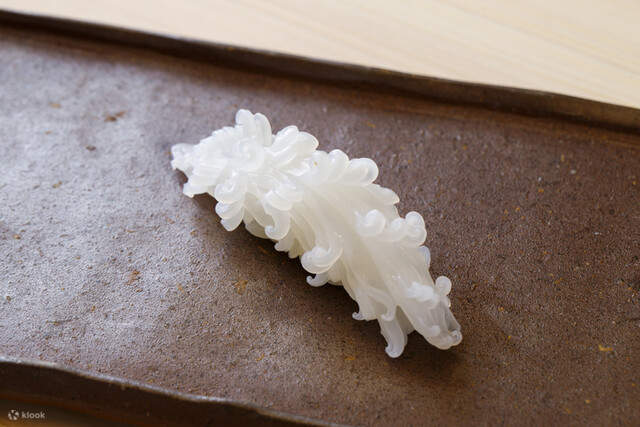 Cơm sushi sử dụng gạo Haenuki hạng đặc biệt A, sản xuất tại tỉnh Yamagata.