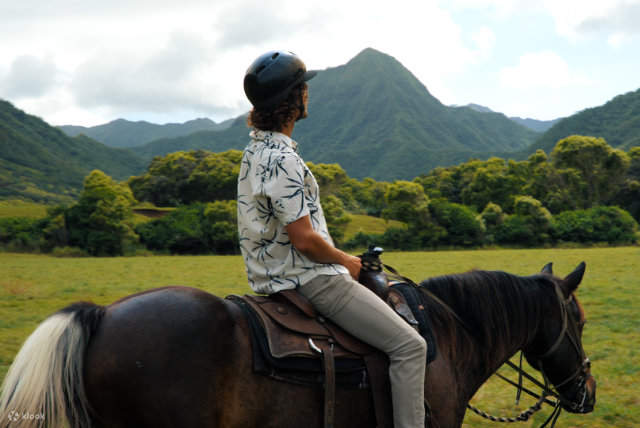 Reiten im Kualoa Ranch Jurassic Valley