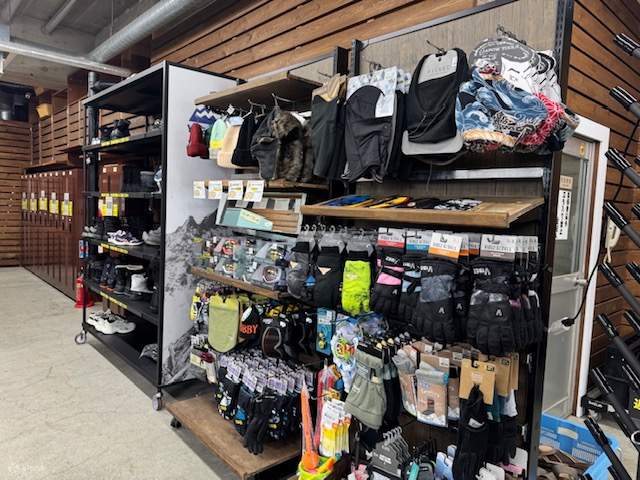 Yuzawa Ski Resort Pengajaran/Penyewaan Ski & Papan Luncur Salji Persendirian Bahasa Inggeris, Cina, Thai