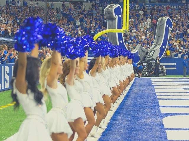 เกมอเมริกันฟุตบอล อินเดียนาโพลิส โคลท์ส (Indianapolis Colts Football Game) ที่สนามกีฬาลูคัส ออยล์ (Lucas Oil Stadium)